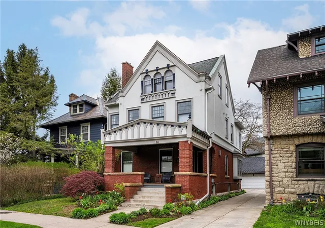 Homes for sale in Buffalo, NY | 74 Bidwell Pkwy, Buffalo, NY 14222 | MLS# B1678545