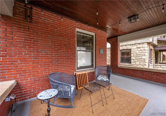 Homes for sale in Buffalo, NY | 74 Bidwell Pkwy, Buffalo, NY 14222 | MLS# B1678545