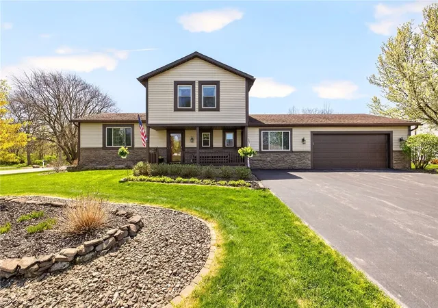 Homes for sale in Clarkson, NY | 41 Woodstock Ln, Clarkson, NY 14420 | MLS# R1678794