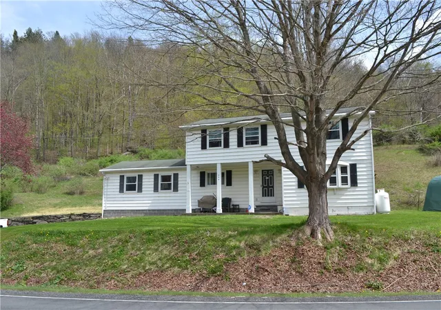 Photo 2 of Single family home for sale at 756 County Hwy 21, Walton, NY 13856 | MLS# R1678479 | Listing updated on 2026-06-09