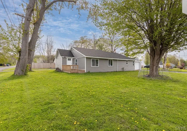 Homes for sale in Lysander, NY | 7482 Surbrook Rd, Lysander, NY 13027 | MLS# S1678957