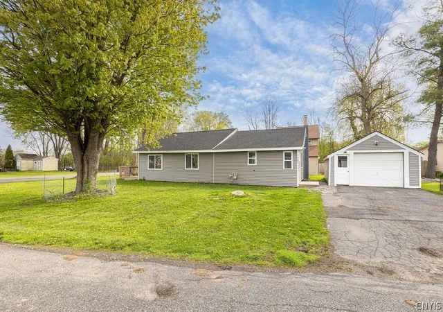 Homes for sale in Lysander, NY | 7482 Surbrook Rd, Lysander, NY 13027 | MLS# S1678957