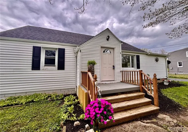 1st image of 171 S Blossom Rd, Elma, NY 14059 | MLS# B1679481