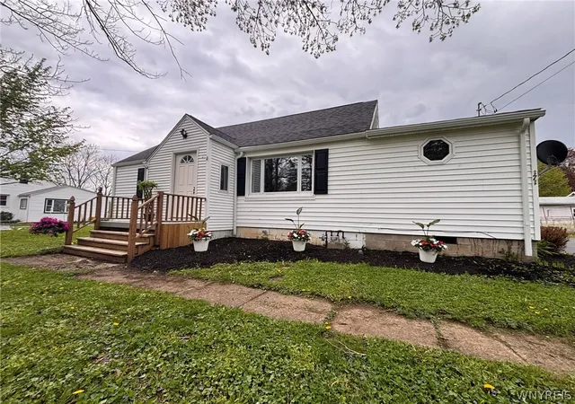 3rd image of 171 S Blossom Rd, Elma, NY 14059 | MLS# B1679481