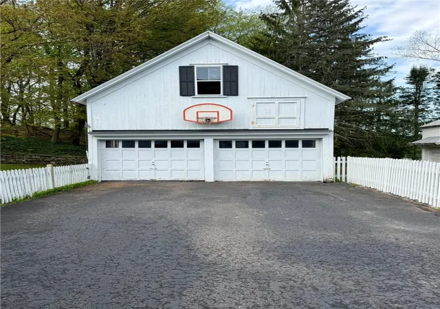 3rd image of 5 Chenango St, Oxford, NY 13830 | MLS# R1678433