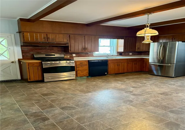 5th image of 5 Chenango St, Oxford, NY 13830 | MLS# R1678433