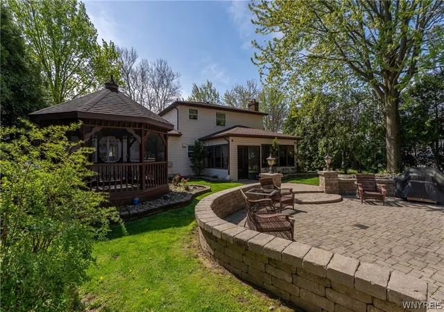 5th image of 8010 Crestview Dr, Niagara Falls, NY 14304 | MLS# B1679625