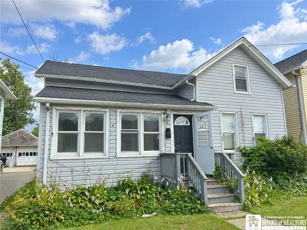 Photo 1 of Single family home for sale at 267 Lake Shore Dr E, Dunkirk, NY 14048 | MLS# R1679653 | Listing updated on 2026-10-21