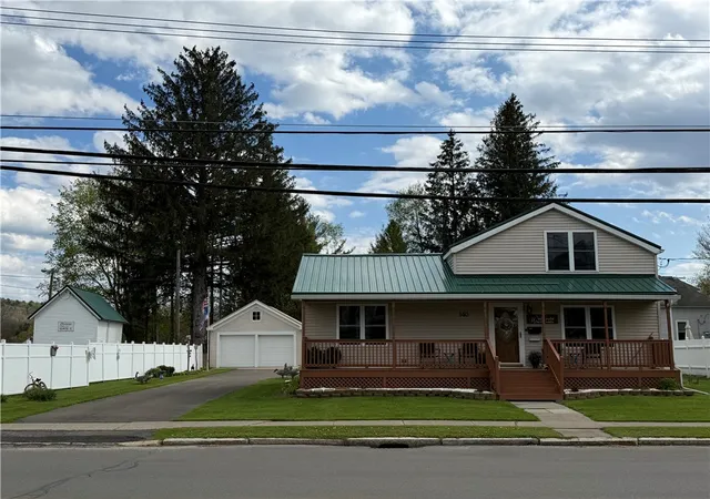 2nd image of 140 E Main St, Norwich, NY 13815 | MLS# R1679637