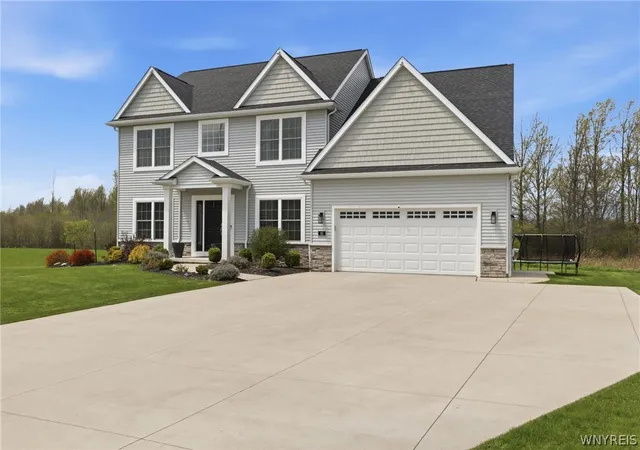 Homes for sale in Grand Island, NY | 85 Windham Ct, Grand Island, NY 14072 | MLS# B1679192