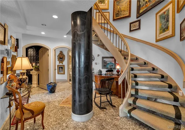4th image of 40 Waterfront Cir #401, Buffalo, NY 14202 | MLS# B1679422