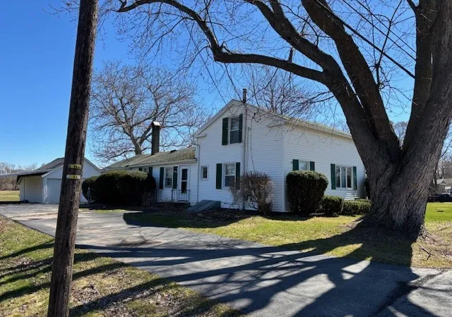 1st image of 380 N Greece Rd, Greece, NY 14468 | MLS# R1679563