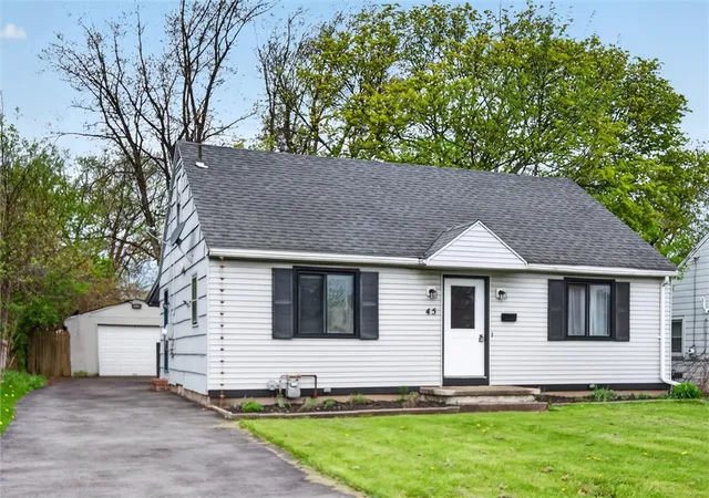 2nd image of 45 Ridgecrest Rd, Rochester, NY 14626 | MLS# R1679156