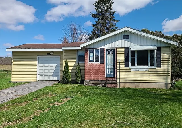 Homes for sale in Throop, NY | 7396 Centerport Rd, Throop, NY 13021 | MLS# R1679716