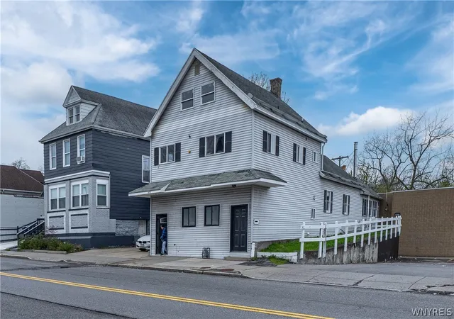 Homes for sale in Buffalo, NY | 490 Grant St, Buffalo, NY 14213 | MLS# B1679473