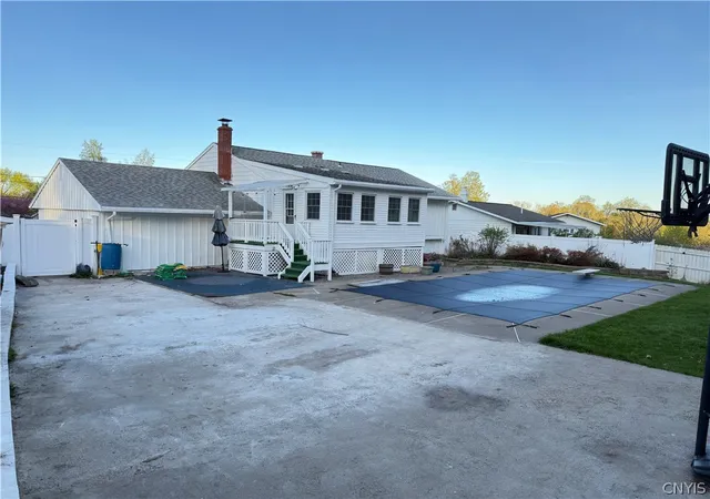 Homes for sale in Whitestown, NY | 6 Limekiln Rd, Whitestown, NY 13492 | MLS# S1679824