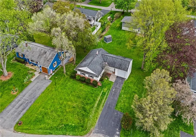 Homes for sale in Penfield, NY | 15 Valley Brook Rd, Penfield, NY 14526 | MLS# R1679536