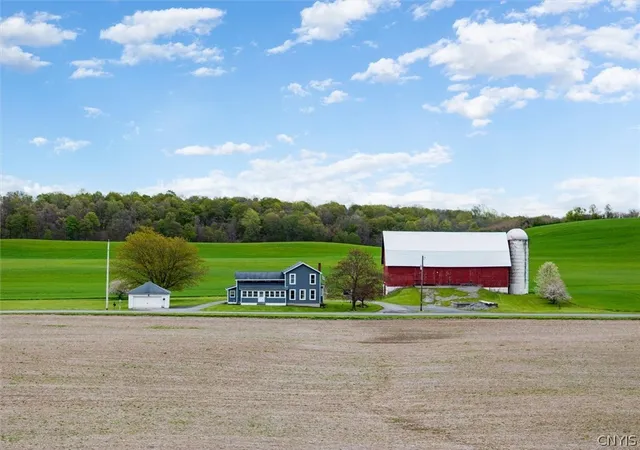 Homes for sale in Montezuma, NY | 7542 Beach Rd, Montezuma, NY 13021 | MLS# S1678607