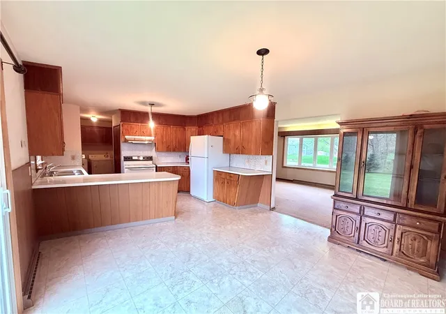 Photo 3 of Sale Pending at 123 Clinton Ave, Fredonia, NY 14063 | MLS# R1672799 | Listing updated on 2026-07-31