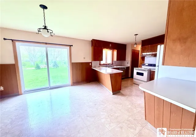 Photo 4 of Sale Pending at 123 Clinton Ave, Fredonia, NY 14063 | MLS# R1672799 | Listing updated on 2026-07-31