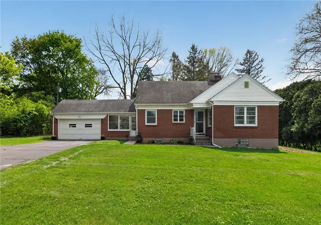 Homes for sale in Penfield, NY | 2539 Browncroft Blvd, Penfield, NY 14625 | MLS# R1679981