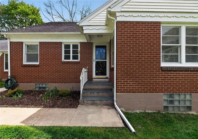 Homes for sale in Penfield, NY | 2539 Browncroft Blvd, Penfield, NY 14625 | MLS# R1679981