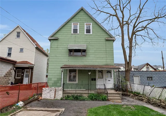 Homes for sale in Niagara Falls, NY | 563 Tronolone Pl, Niagara Falls, NY 14301 | MLS# B1679773