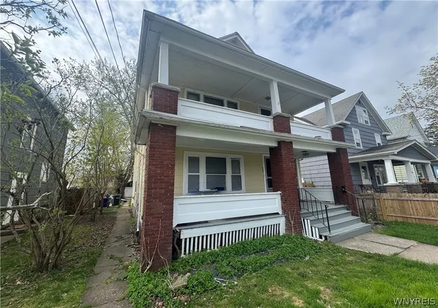 3rd image of 2419 Whitney Ave, Niagara Falls, NY 14301 | MLS# B1679938