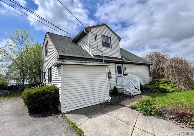 Homes for sale in Amherst, NY | 4801 N Bailey Ave, Amherst, NY 14226 | MLS# B1680039