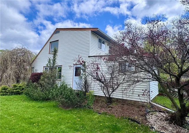 Homes for sale in Amherst, NY | 4801 N Bailey Ave, Amherst, NY 14226 | MLS# B1680039