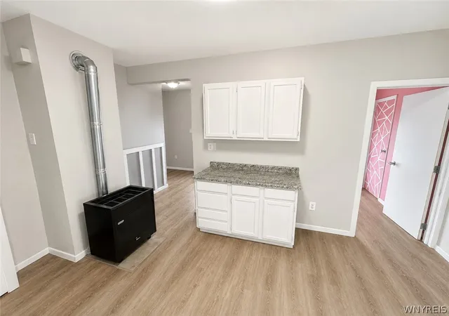 3rd image of 122 Austin St, Buffalo, NY 14207 | MLS# B1679464