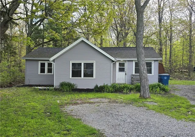 Homes for sale in Evans, NY | 6959 Revere Dr, Evans, NY 14047 | MLS# B1680131