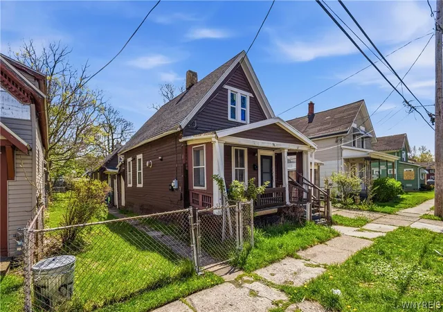3rd image of 67 Halbert St, Buffalo, NY 14214 | MLS# B1679744