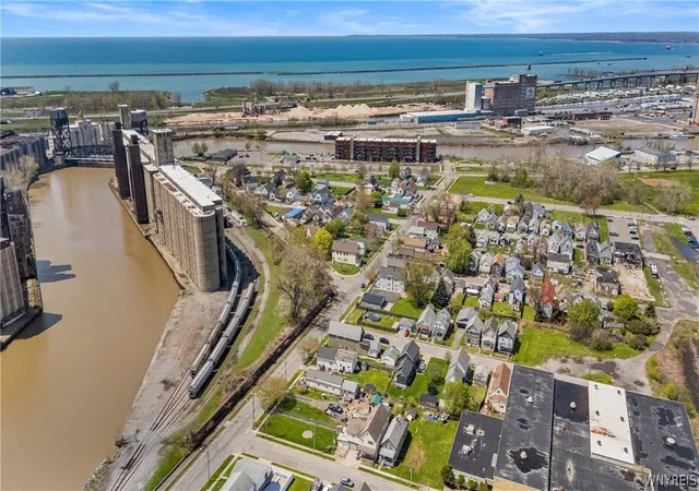 Listing Photo 2 - Condo for sale in building located at 34 Alabama St, Buffalo, NY 14204 - Unit #