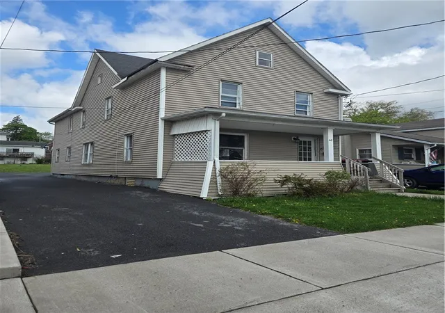 Homes for sale in Geneva City, NY | 40 Clinton St, Geneva City, NY 14456 | MLS# R1679235