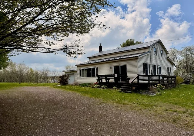 Homes for sale in Granby, NY | 671 County Route 3, Granby, NY 13069 | MLS# S1680245