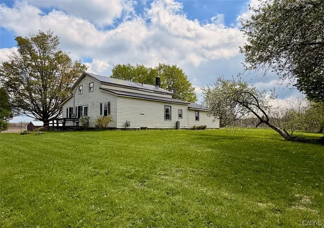 Homes for sale in Granby, NY | 671 County Route 3, Granby, NY 13069 | MLS# S1680245