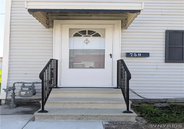 2nd image of 759 S Ogden St, Buffalo, NY 14206 | MLS# B1680298
