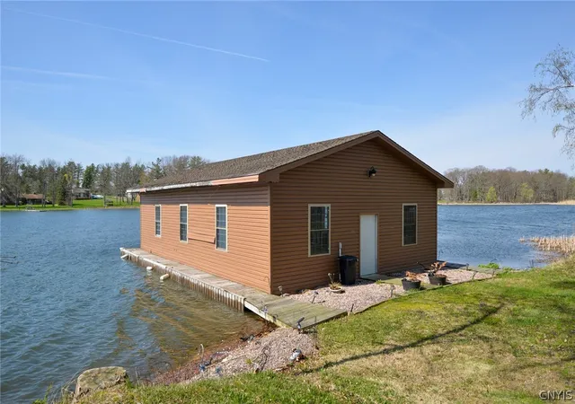 Photo 5 of Single family home for sale at 20682 Russell Tract, Alexandria Bay, NY 13607 | MLS# S1678810 | Listing updated on 2026-07-25