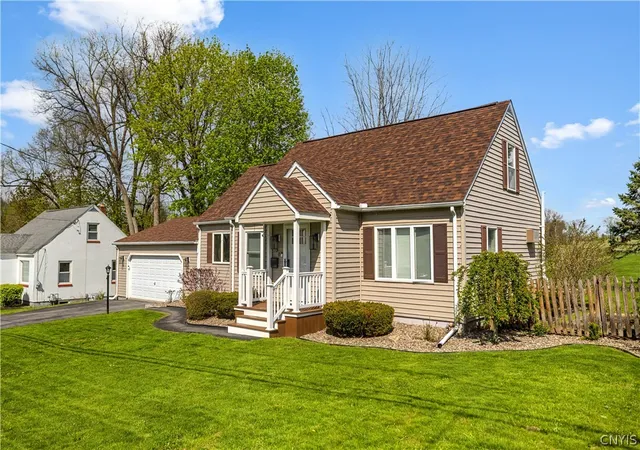 Homes for sale in New Hartford, NY | 30 Allman Pl, New Hartford, NY 13413 | MLS# S1680334
