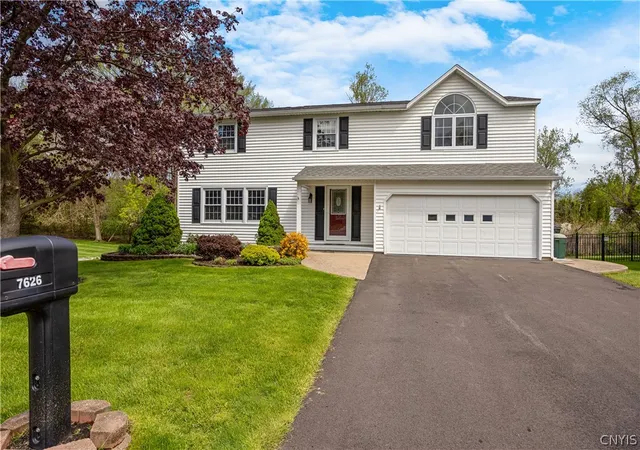 1st image of 7626 Sandy Ln, Syracuse, NY 13212 | MLS# S1680338