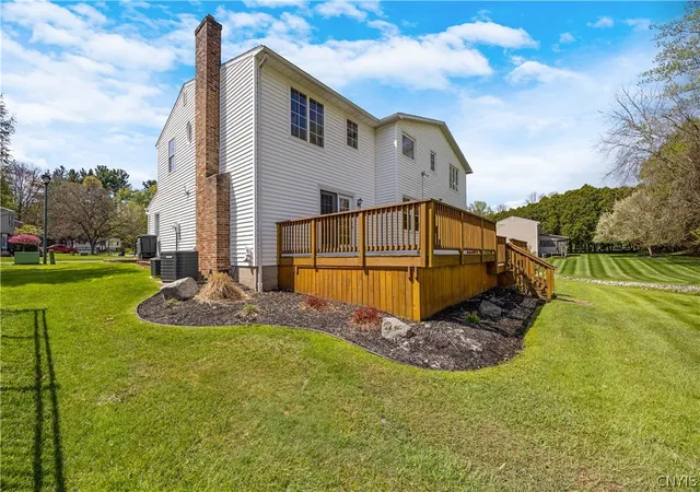 4th image of 7626 Sandy Ln, Syracuse, NY 13212 | MLS# S1680338