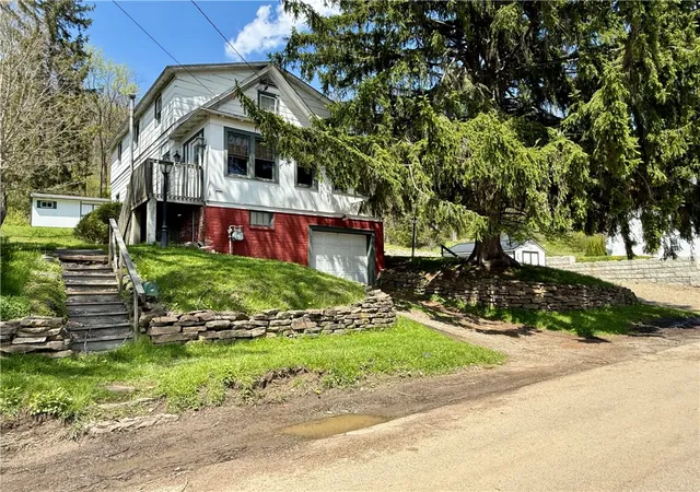 Homes for sale in Bradford, PA | 23 Delaware Ave, Bradford, PA 16701 | MLS# R1677627