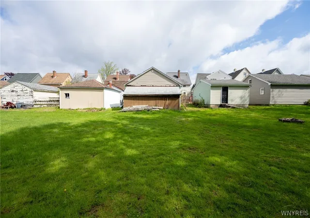 Homes for sale in Lancaster, NY | 233 Olmstead Ave, Lancaster, NY 14043 | MLS# B1680276