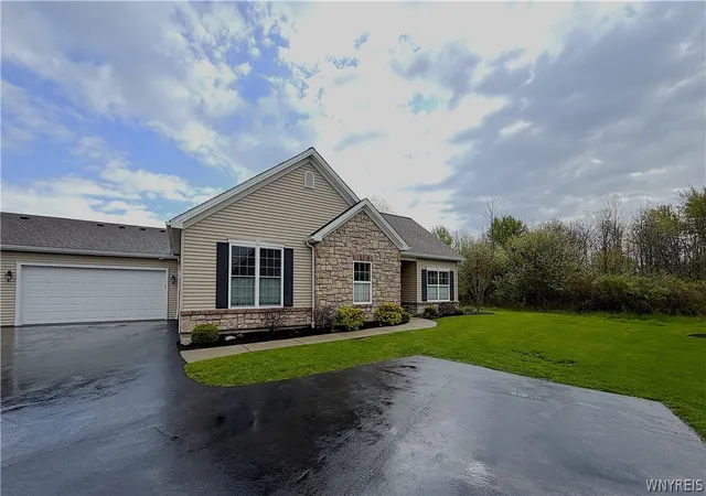 2nd image of 5683 Ferncrest Dr #B, Clarence Center, NY 14032 | MLS# B1680340