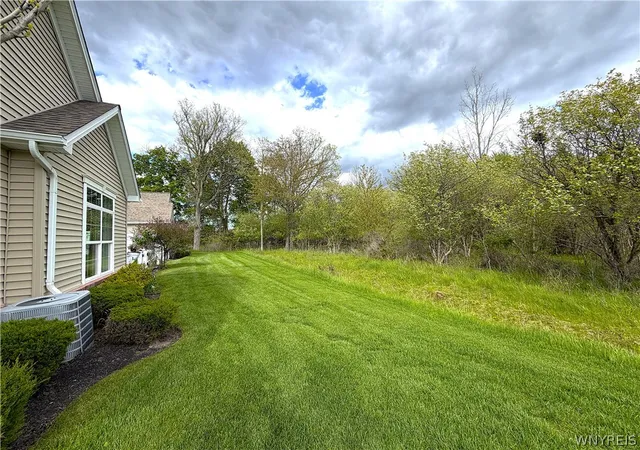 36th image of 5683 Ferncrest Dr #B, Clarence Center, NY 14032 | MLS# B1680340