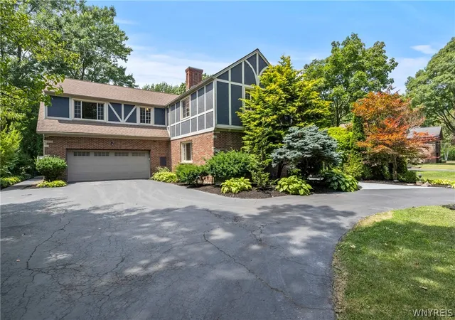 3rd image of 5082 Woodland Dr, Lewiston, NY 14092 | MLS# B1680396
