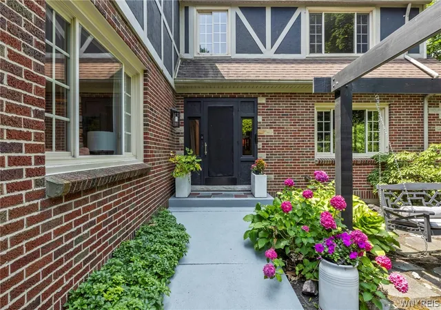 4th image of 5082 Woodland Dr, Lewiston, NY 14092 | MLS# B1680396