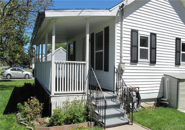 3rd image of 4675 Gasport Rd, Royalton, NY 14067 | MLS# B1679906