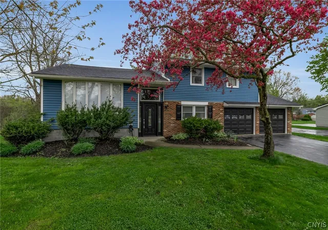 2nd image of 4856 Middleton Dr, Lockport, NY 14094 | MLS# S1680299